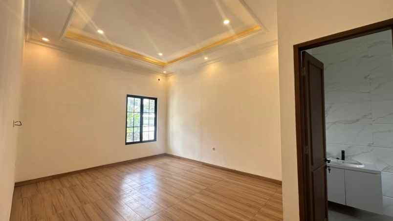 rumah luxury di sentul city dengan kolam renang