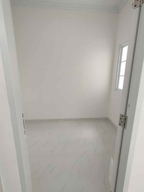 rumah mampang pancoran mas depok