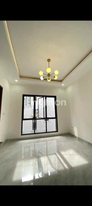 rumah manis dalam cluster di moh kahfi 2 jagakarsa