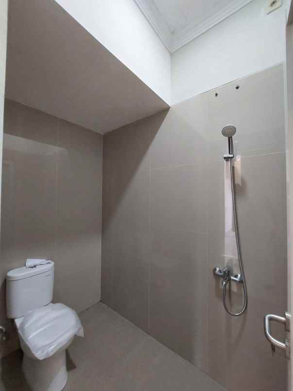 rumah mewah 2 lantai dekat rsud prambanan di madurejo