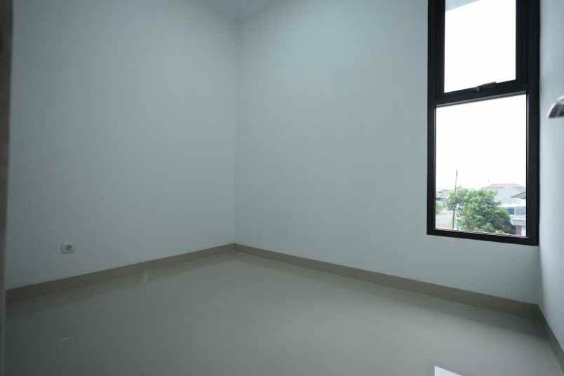 rumah mewah 2 lantai lokasi strategis di ciganitri