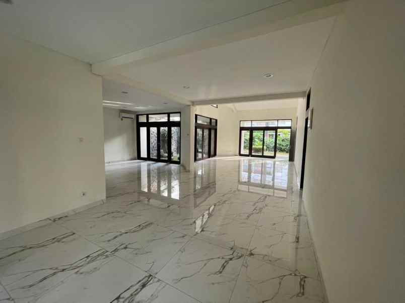 rumah mewah 2 lt jl malang menteng jakarta pusat