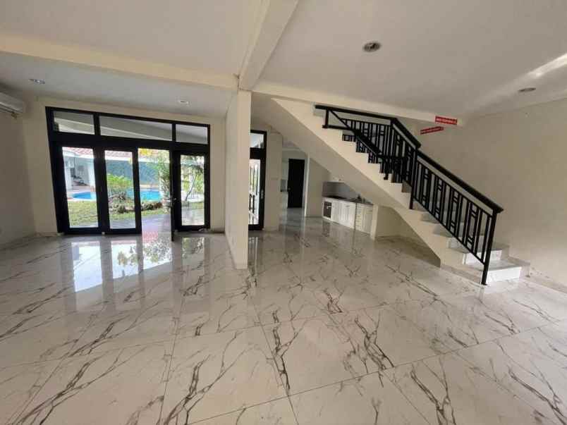 rumah mewah 2 lt jl malang menteng jakarta pusat