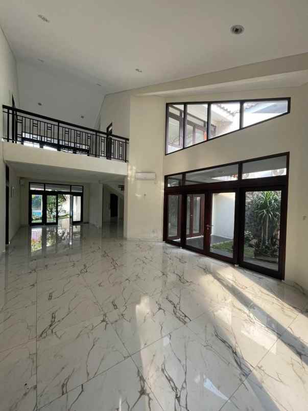 rumah mewah 2 lt jl malang menteng jakarta pusat