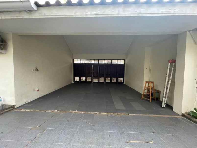 rumah mewah 2 lt jl malang menteng jakarta pusat