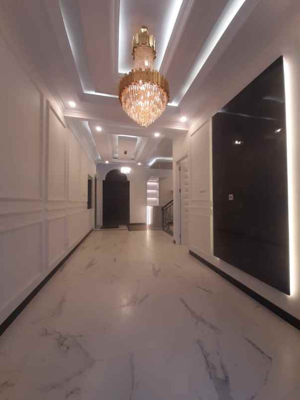 rumah mewah bata merah jagakarsa jakarta selatan