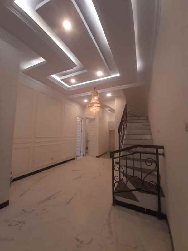 rumah mewah bata merah jagakarsa jakarta selatan