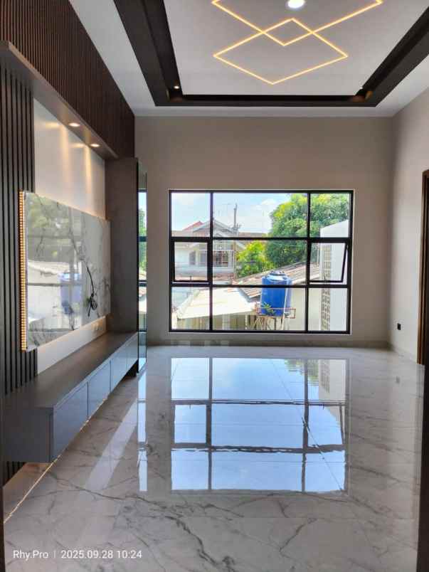 rumah mewah modern dekat kampus ugm yogyakarta