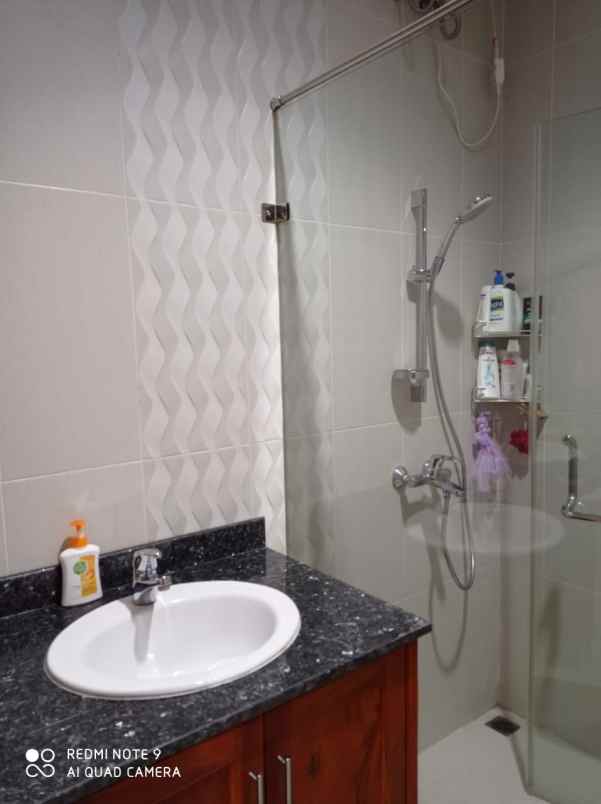 rumah mewah siap huni 2 lantai di muara karang