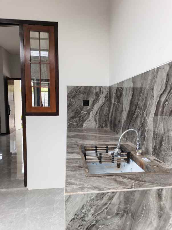 rumah mewah tengah kota semarang dekat rs ketileng
