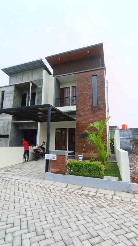 rumah mewah tengah kota semarang dekat rs ketileng