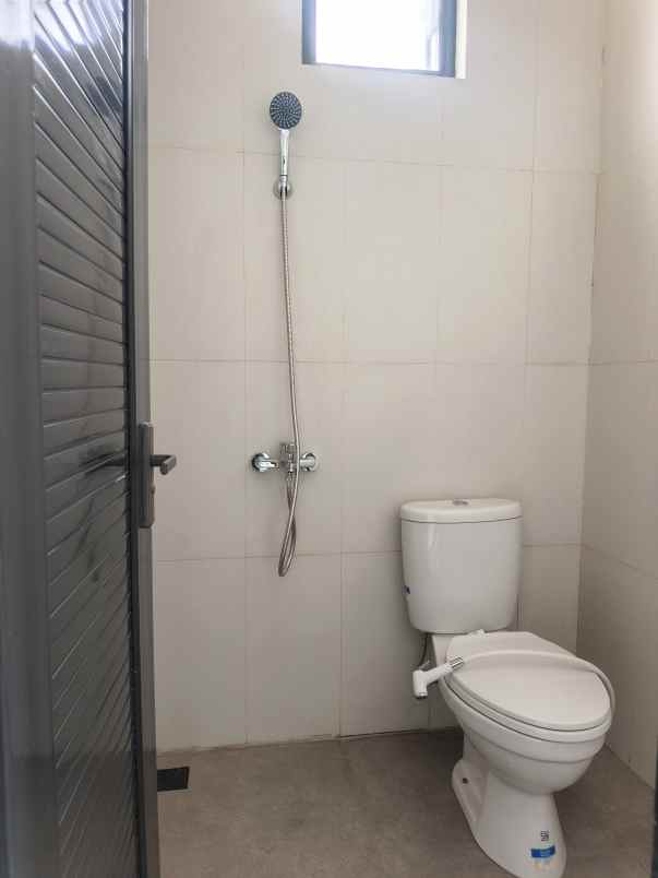rumah mewah tengah kota semarang dekat rs ketileng