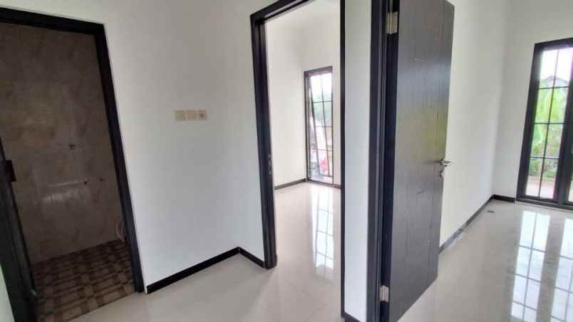 rumah minimalis 2 lantai 500 jutaan di pakis