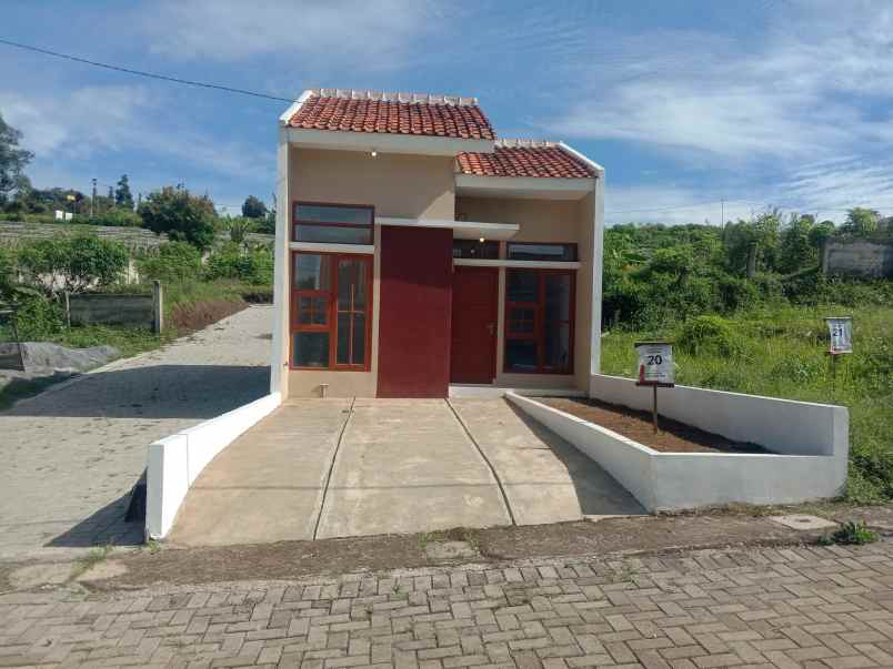 rumah minimalis nuansa alam cilame bandung barat