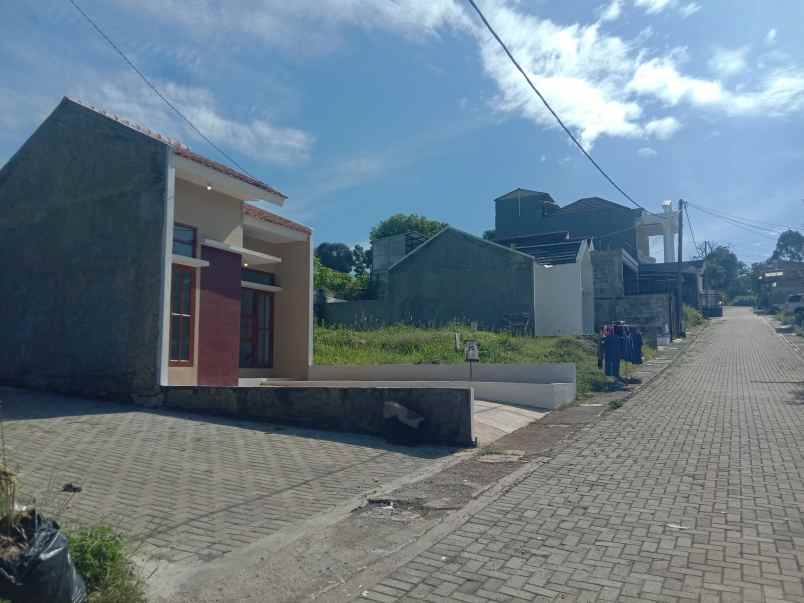 rumah minimalis nuansa alam cilame bandung barat