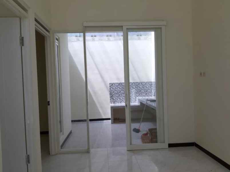 rumah modern 300 juta an di tlogowaru