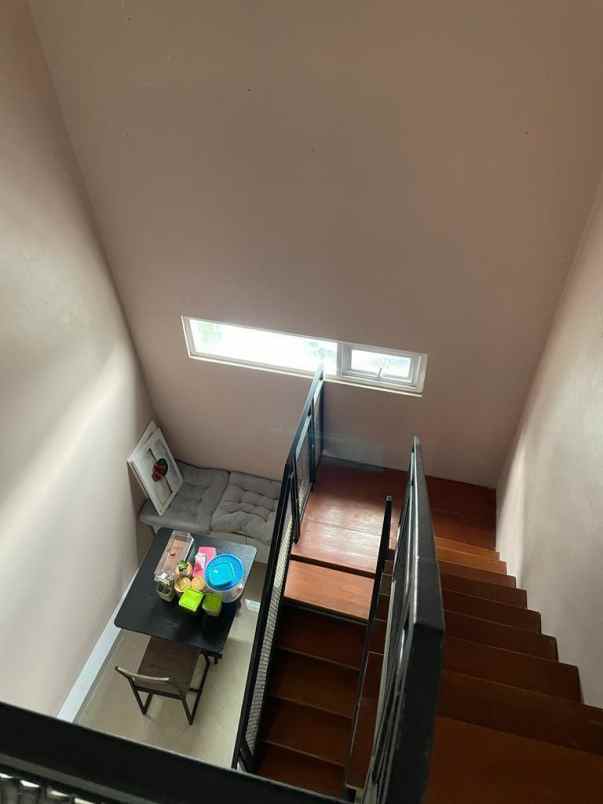 rumah modern minimalis 3 lantai perum bukit sariwangi