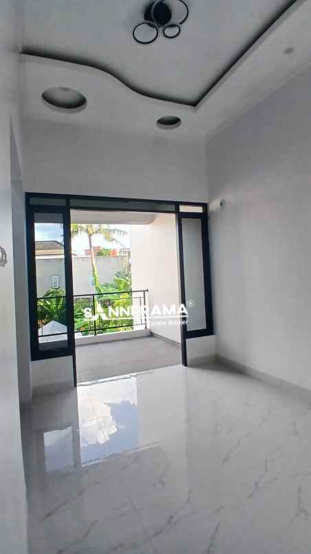 rumah modern tropis daerah perumnas depok 1