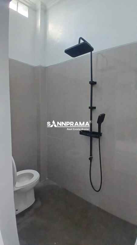 rumah modern tropis daerah perumnas depok 1