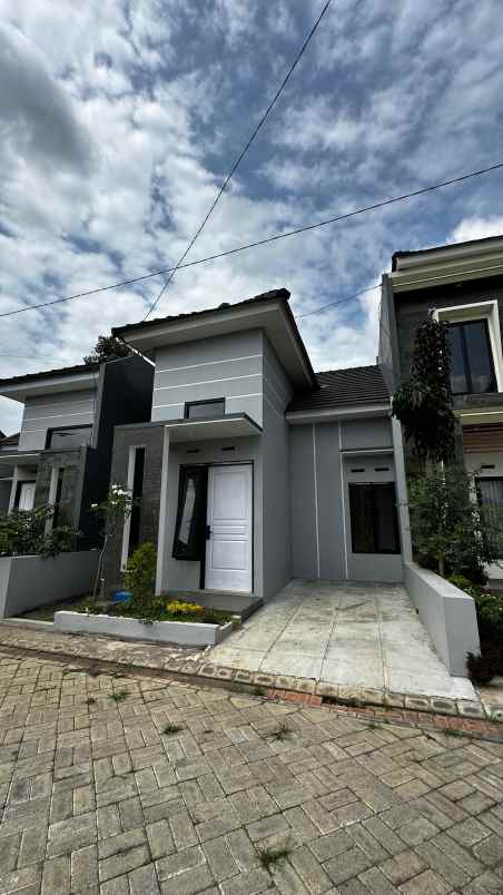 rumah murah lokasi dekat puskesmas pakisaji malang