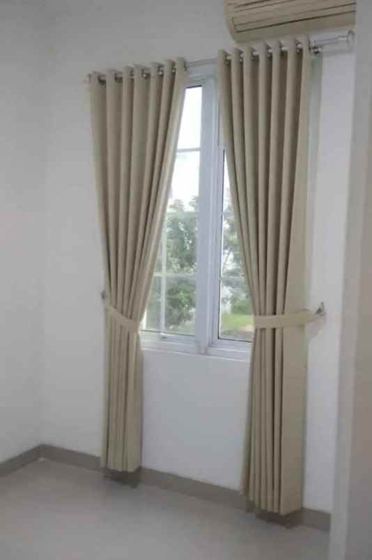 rumah paramount village semarang barat