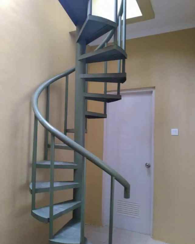 rumah paramount village semarang barat