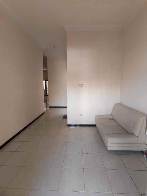 rumah ploso timur 2 lantai