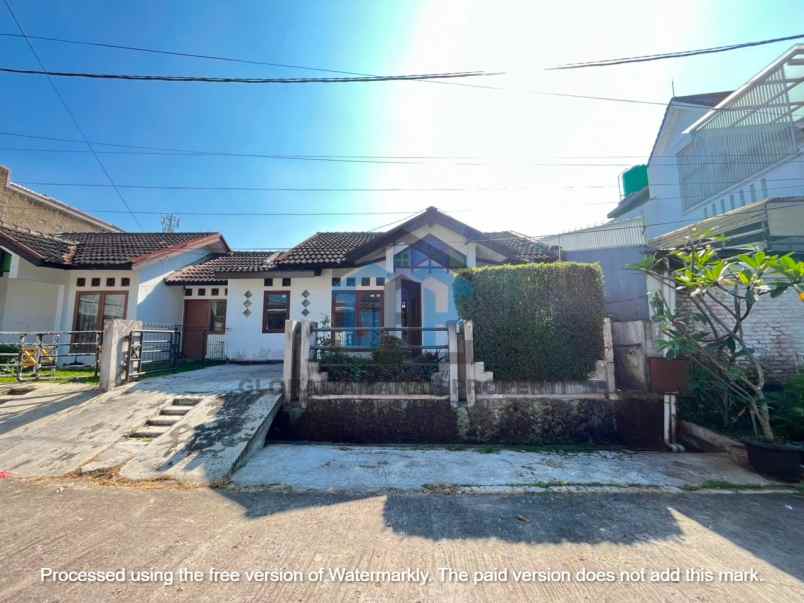 rumah puri cipageran lingkungan nyaman row jalan besar