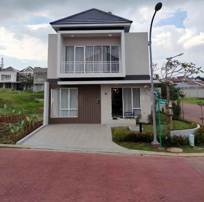 rumah ready dua lantai di cluster simongan semarang