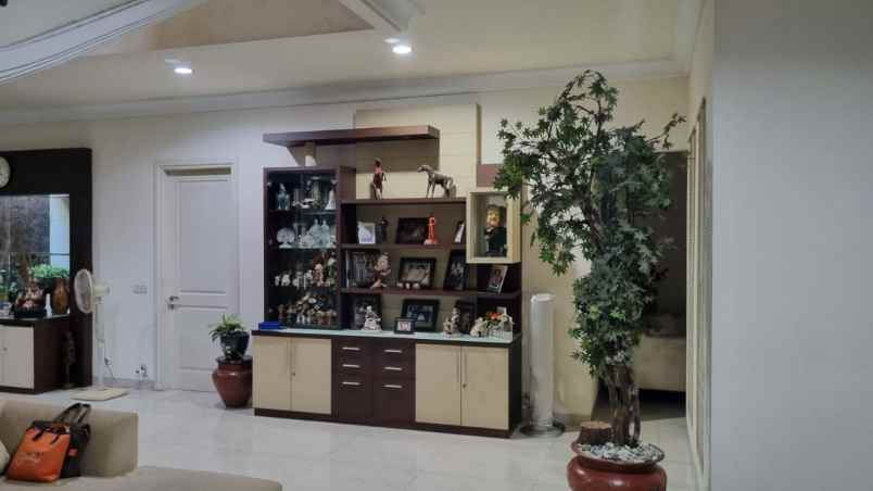 rumah regency 21 semi furnished