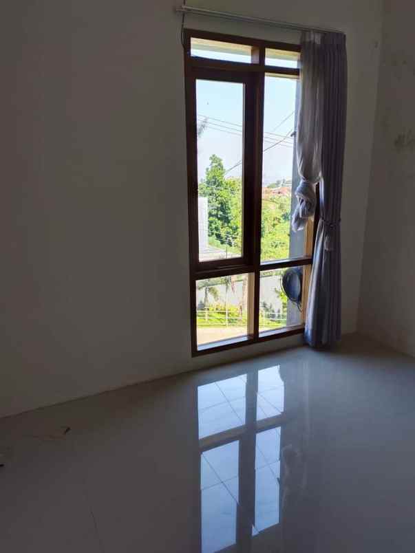 rumah sariwangi dekat ciwaruga gegerkalong bandung