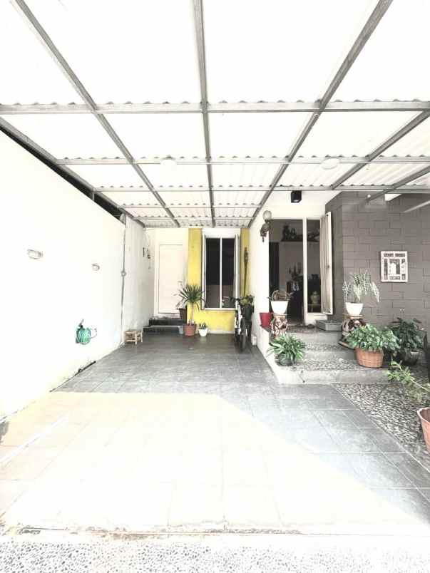 rumah second cantik di ciganjur jakarfa selatan