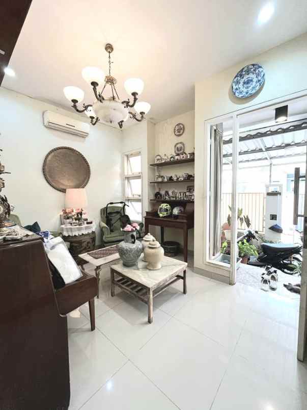 rumah second cantik di ciganjur jakarfa selatan