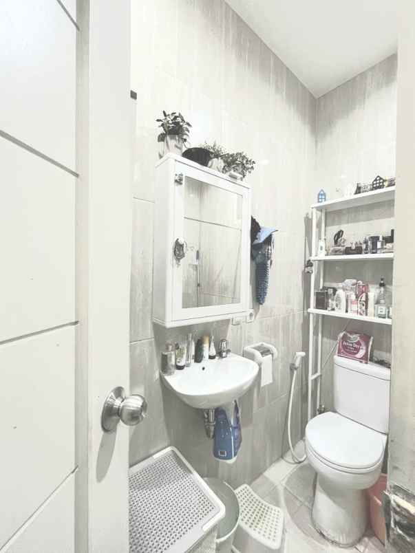 rumah second cantik di ciganjur jakarfa selatan