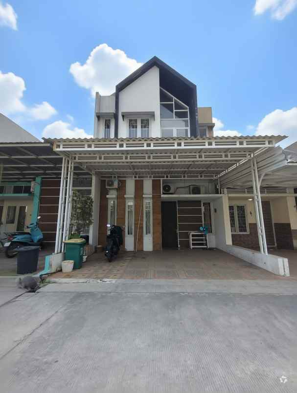 rumah second dalam cluster di kramat jati jaktim