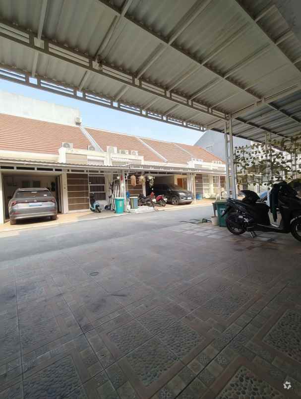 rumah second dalam cluster di kramat jati jaktim
