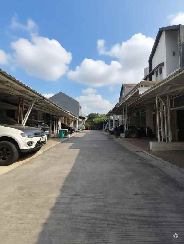 rumah second dalam cluster di kramat jati jaktim