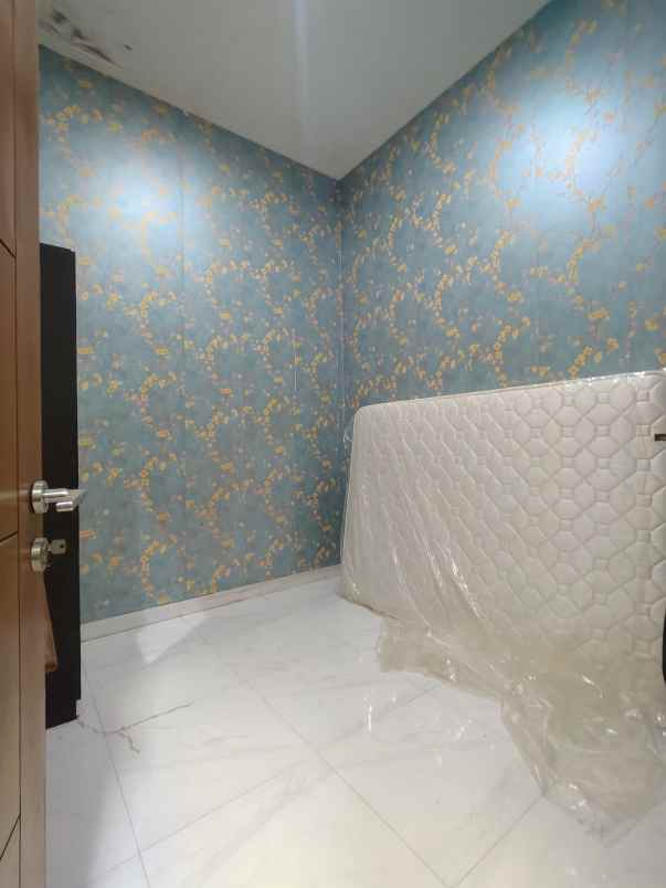 rumah second dalam cluster di kramat jati jaktim