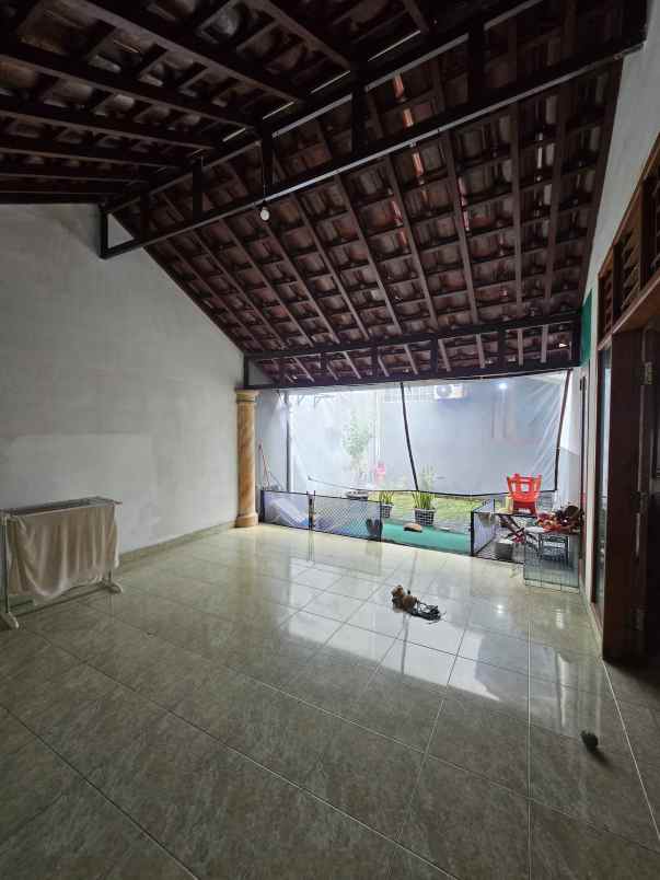 rumah second posisi hook di pondok kelapa jaktim