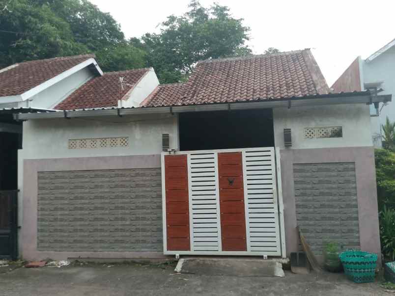 rumah second siap huni di ngasem colomadu karanganyar