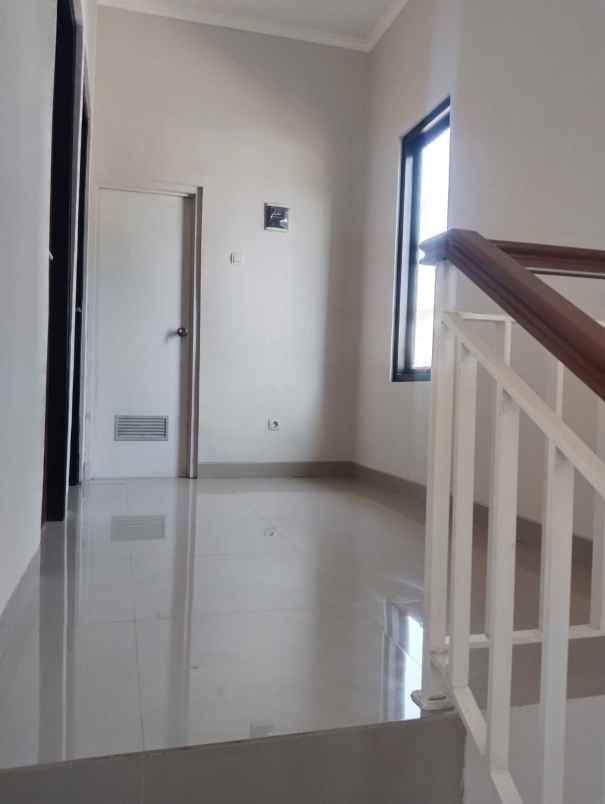 rumah siap huni dekat toll pamulang