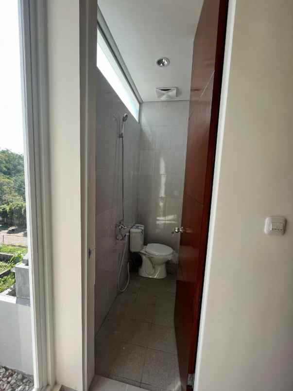 rumah siap huni lokasi di the oz residence tidar