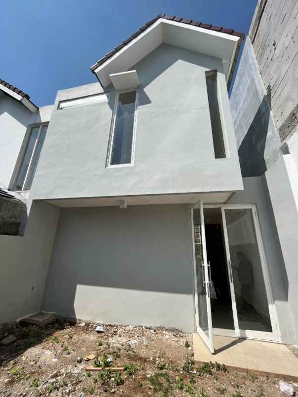 rumah siap huni lokasi di the oz residence tidar