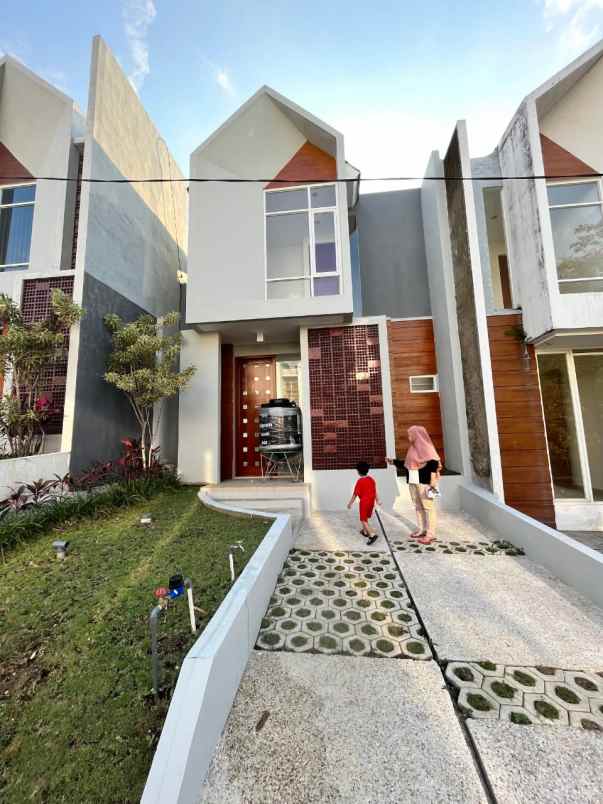 rumah siap huni lokasi di the oz residence tidar