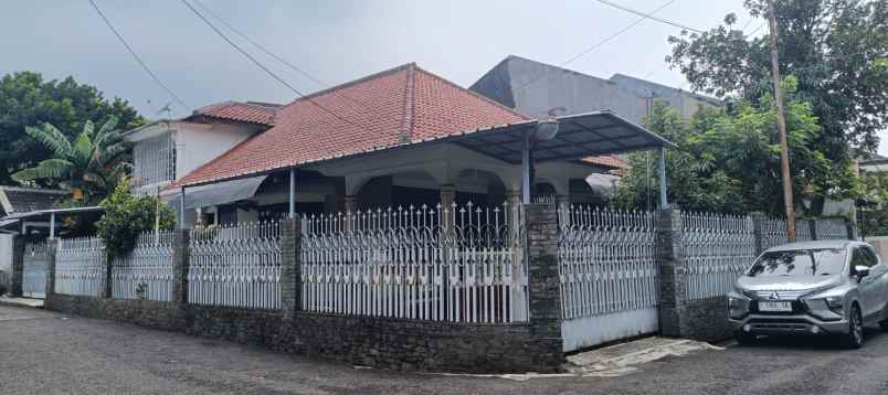 rumah situsari wetan no 34 buahbatu bandung