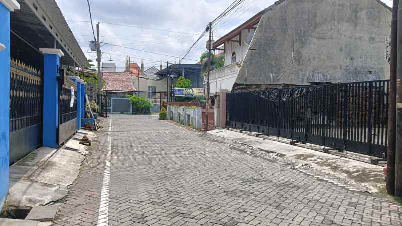 rumah strategis jl badak semarang dekat simpang lima