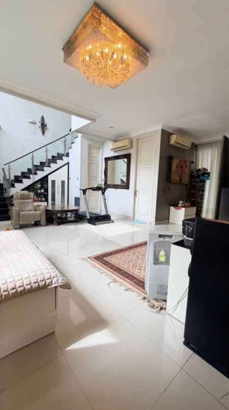 rumah sultan pakuwon city turun 1 1 milyar