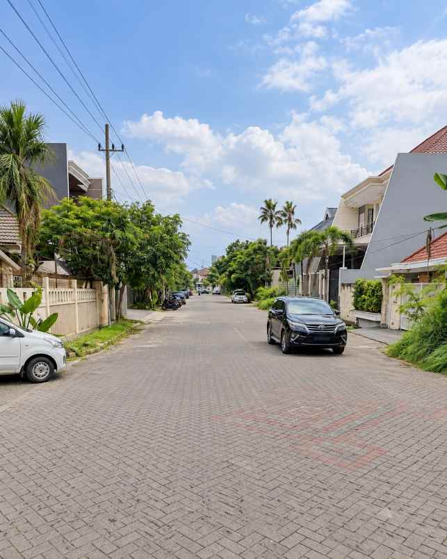 rumah sutorejo timur jalan besar row 4 mobil hook