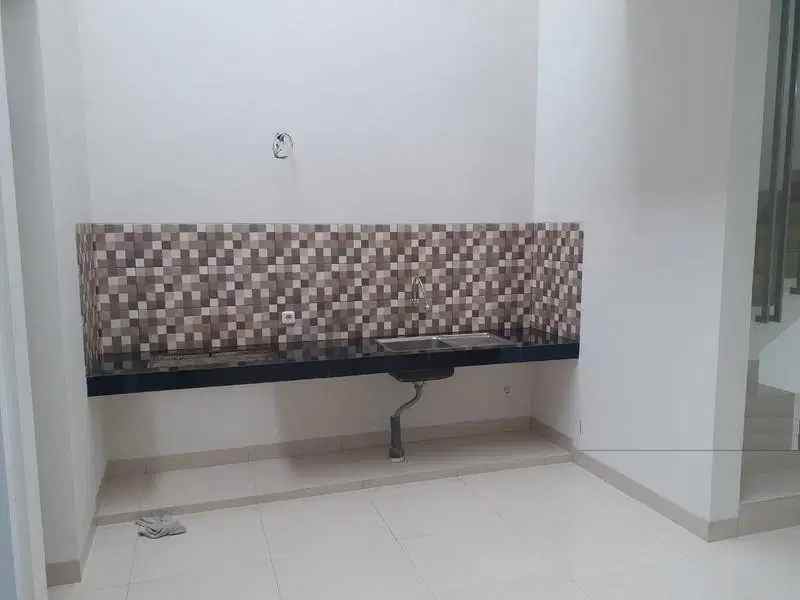 rumah taman holis indah