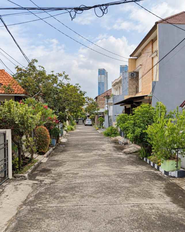 rumah wisma permai tengah hitung tanah row 2 5 mobil